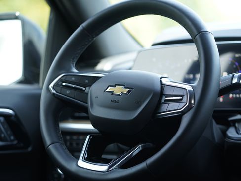 Used 2025 Chevrolet Tahoe High Country AWD/4WD image 21