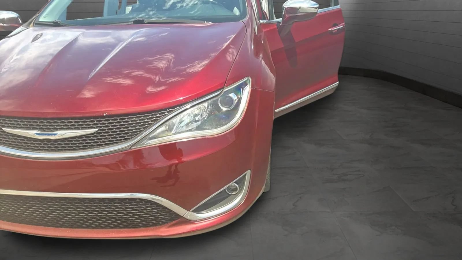 Used 2017 Chrysler Pacifica Limited FWD image 48