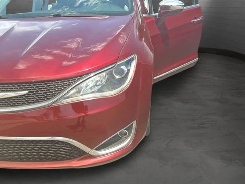 Used 2017 Chrysler Pacifica Limited FWD image 48