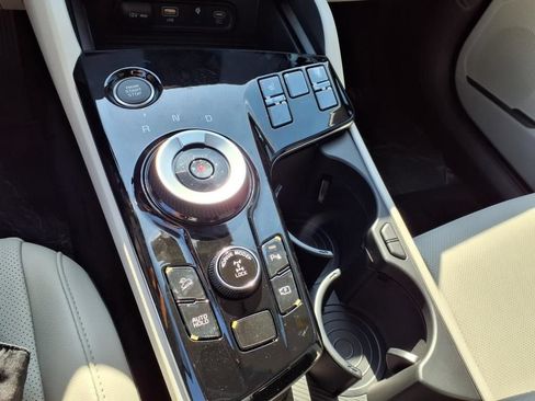 Used 2025 Kia Sportage EX AWD/4WD image 9