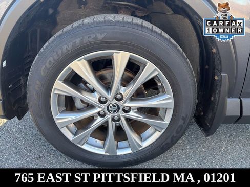 Used 2017 Toyota RAV4 Limited image 31