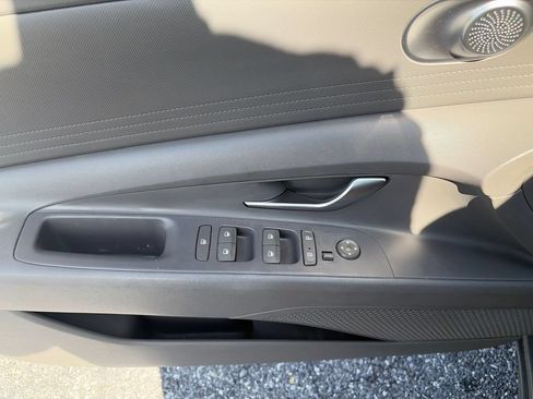 Used 2021 Hyundai Elantra SEL FWD image 15
