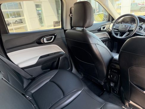 Used 2022 Jeep Compass Limited AWD/4WD image 35
