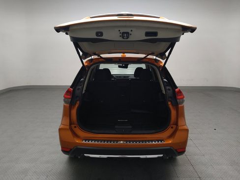 Used 2020 Nissan Rogue SV FWD image 29