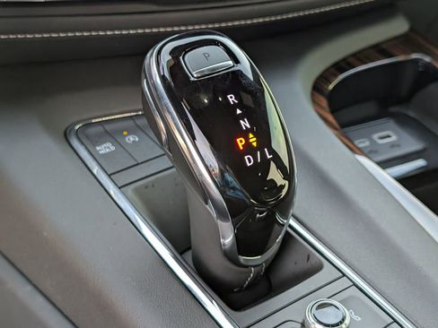 Certified 2024 Cadillac Escalade Premium Luxury w/ Performance Package image 31