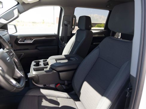Used 2024 Chevrolet Silverado 1500 RST AWD/4WD image 30