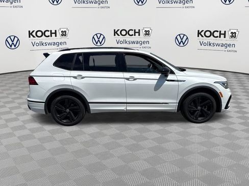 Used 2024 Volkswagen Tiguan SE R-Line AWD/4WD image 9
