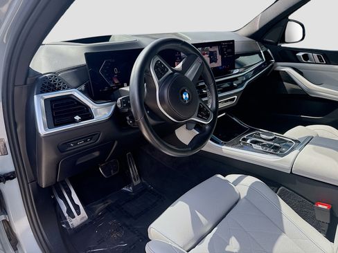 Used 2024 BMW X5 sDrive40i w/ M Sport Package image 7