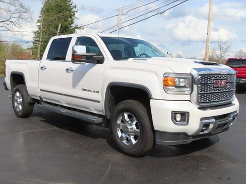 Used 2019 GMC Sierra 3500 Denali w/ Duramax Plus Package image 8