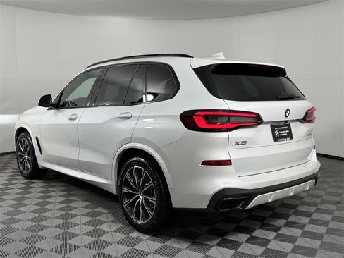 Used 2022 BMW X5 xDrive40i w/ M Sport Package image 8