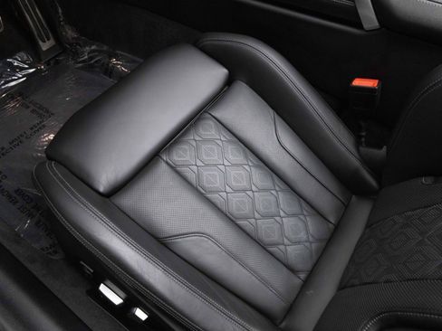 Used 2020 BMW M8 Convertible AWD/4WD image 32