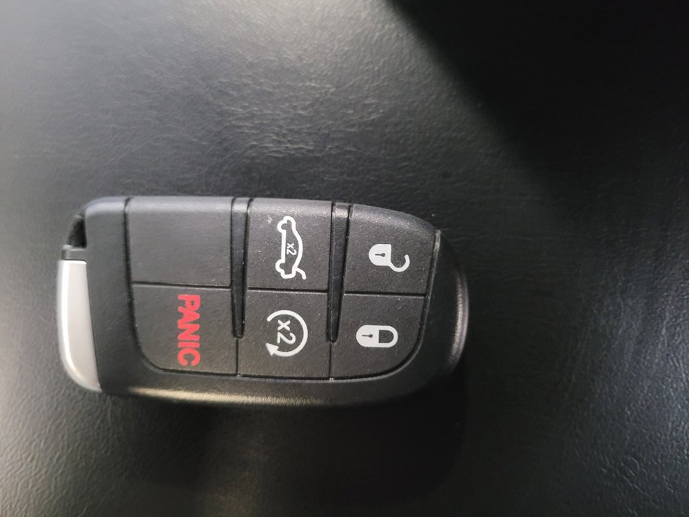 Used 2022 Dodge Challenger SXT RWD image 32