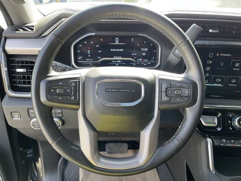 Used 2024 GMC Sierra 3500 Denali w/ Technology Package AWD/4WD image 19