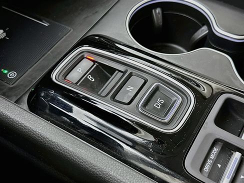 Certified 2024 Honda Pilot Touring image 17