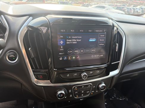 Used 2020 Chevrolet Traverse LT image 7