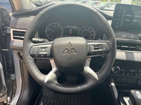 Used 2026 Mitsubishi Outlander SE FWD image 20
