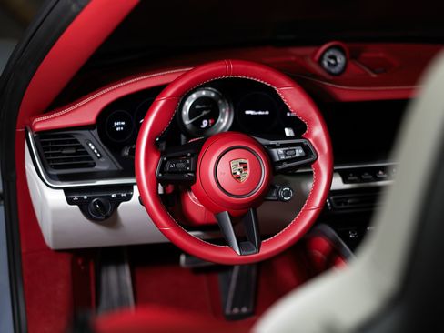 Used 2025 Porsche 911 Turbo S image 77