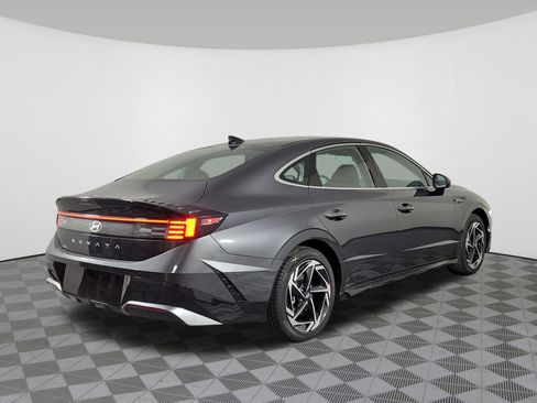 New 2026 Hyundai Sonata SEL FWD image 3
