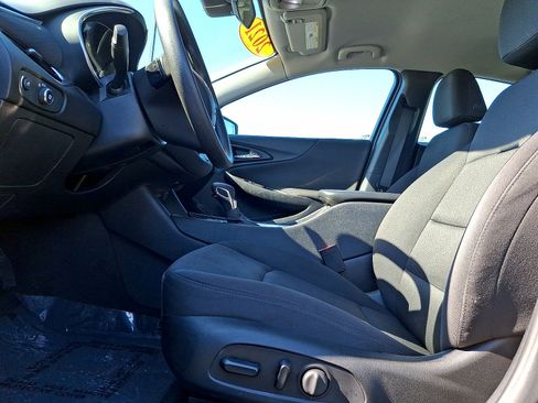 Used 2021 Chevrolet Malibu LT FWD image 11