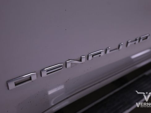 Used 2020 GMC Sierra 2500 Denali w/ Denali Ultimate Package image 12