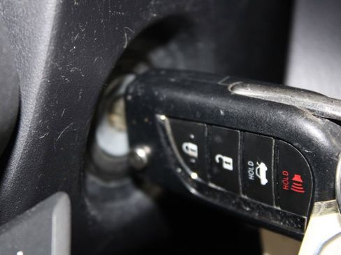 Used 2022 Toyota Camry SE FWD image 35