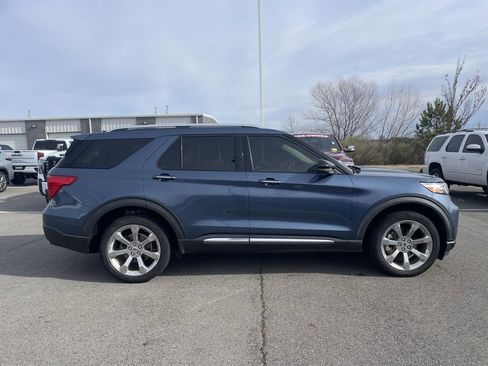 Used 2020 Ford Explorer Platinum w/ Premium Technology Package image 9