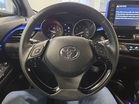 Used 2021 Toyota C-HR XLE image 22