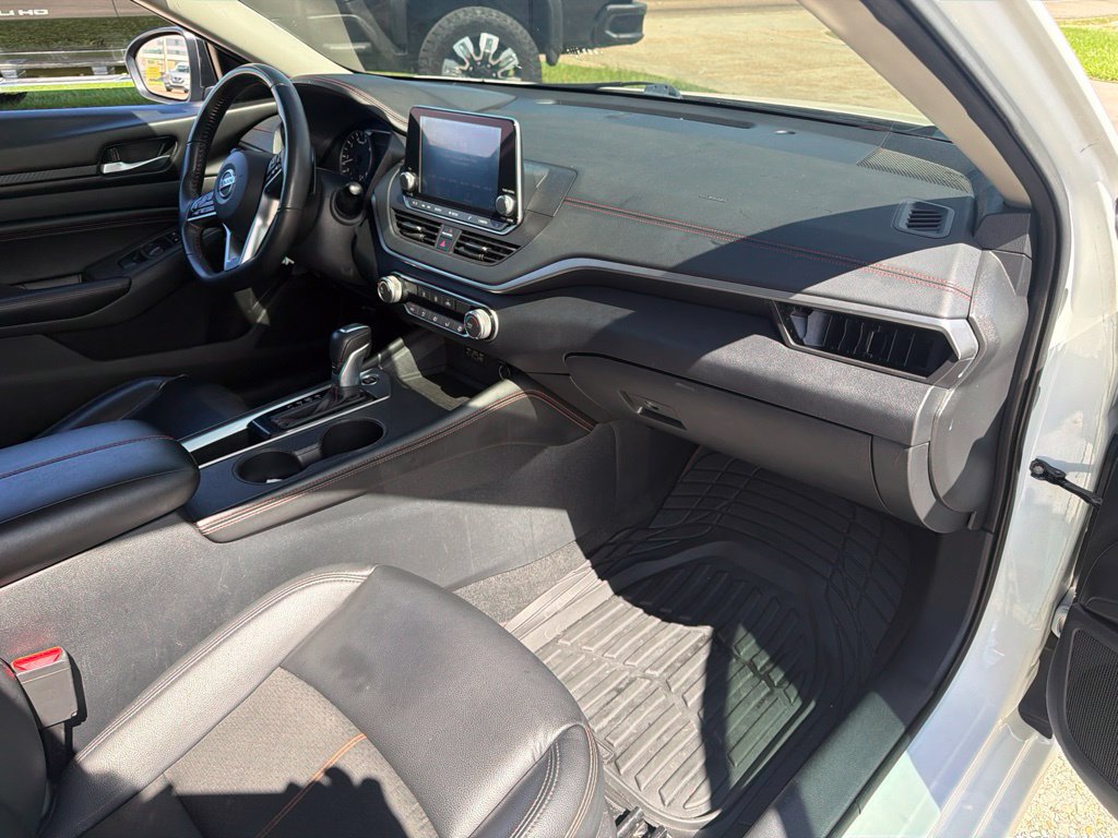 Used 2021 Nissan Altima 2.5 SR FWD image 16