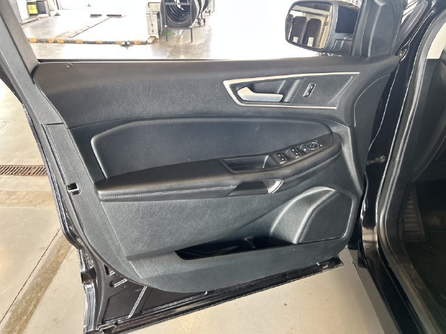 Used 2023 Ford Edge SEL AWD/4WD image 12