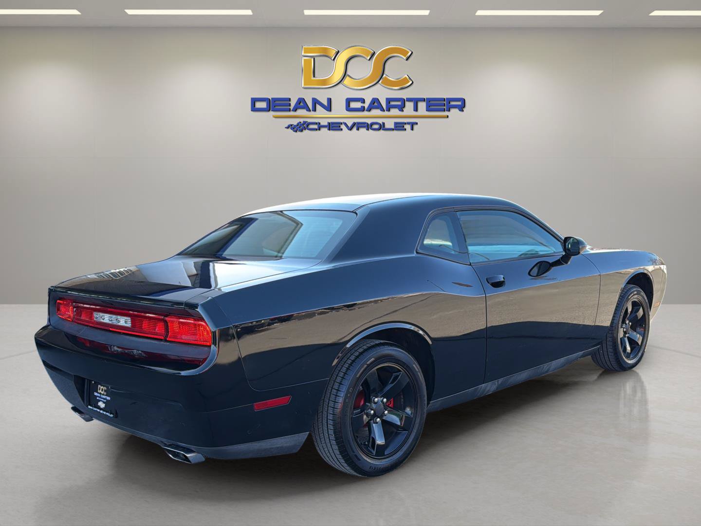 Used 2012 Dodge Challenger SXT RWD image 5