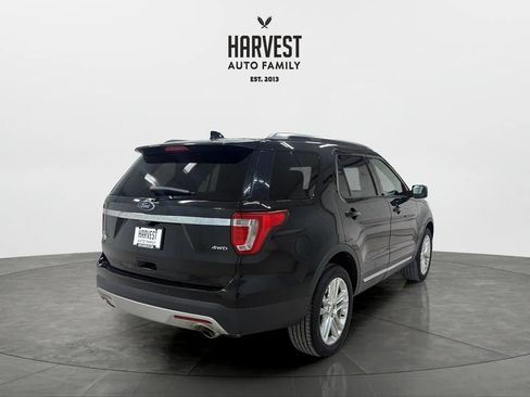 Used 2017 Ford Explorer XLT w/ Equipment Group 202A AWD/4WD image 6