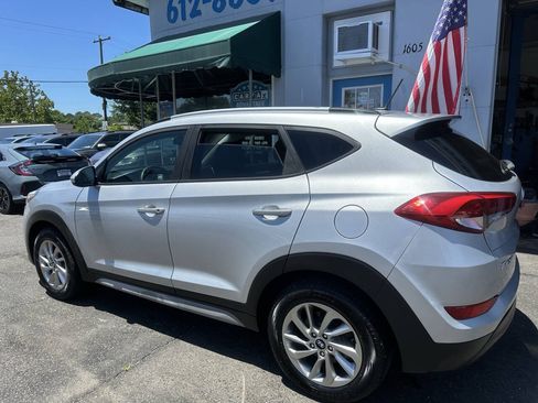Used 2017 Hyundai Tucson SE w/ SE Popular Package 02 AWD/4WD image 6