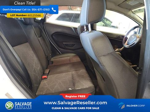 Used 2013 Ford Fiesta SE w/ Fiesta Graphic Pkg FWD image 13