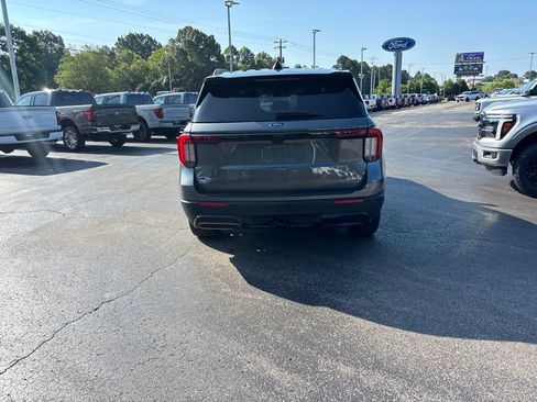 Used 2025 Ford Explorer ST-Line w/ Premium Package AWD/4WD image 4