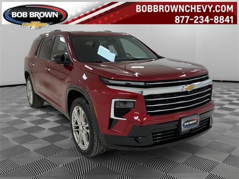 Used 2025 Chevrolet Traverse High Country image 1