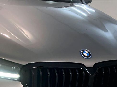 Certified 2023 BMW 530e xDrive w/ Premium Package image 32