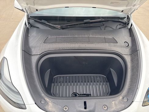 Used 2023 Tesla Model Y Performance image 14