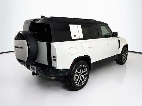 Used 2024 Land Rover Defender 110 X-Dynamic SE AWD/4WD image 5