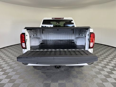Used 2025 GMC Sierra 1500 Elevation image 9