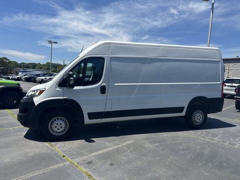 Used 2025 RAM ProMaster 2500 w/ Convenience Group FWD image 6