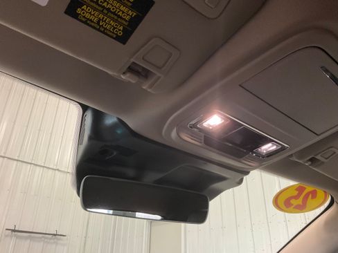 Used 2025 Lincoln Corsair AWD w/ Equipment Group 101A image 16