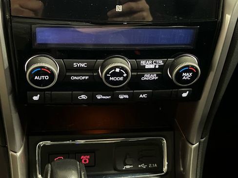 Used 2019 Subaru Ascent Premium AWD/4WD image 18