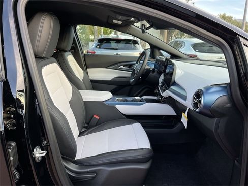 New 2026 Chevrolet Equinox EV LT image 26