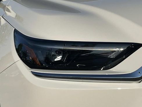 Used 2024 Toyota Grand Highlander Limited image 9