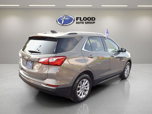 Used 2018 Chevrolet Equinox LT w/ Sun & Infotainment Package AWD/4WD image 4