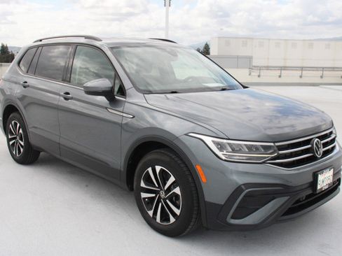 Used 2024 Volkswagen Tiguan S FWD image 2