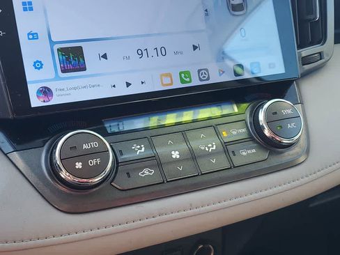 Used 2015 Toyota RAV4 Limited w/ Technology Package image 28