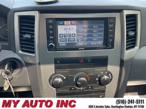 Used 2009 Jeep Grand Cherokee Laredo image 16