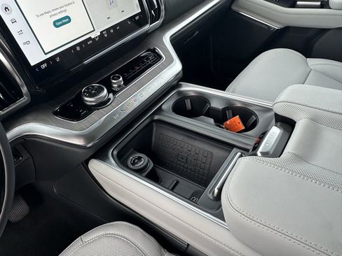 New 2025 Ford Expedition Max Platinum w/ Platinum Ultimate Package image 30