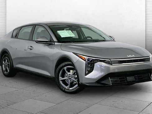 Used 2025 Kia K4 FWD image 1